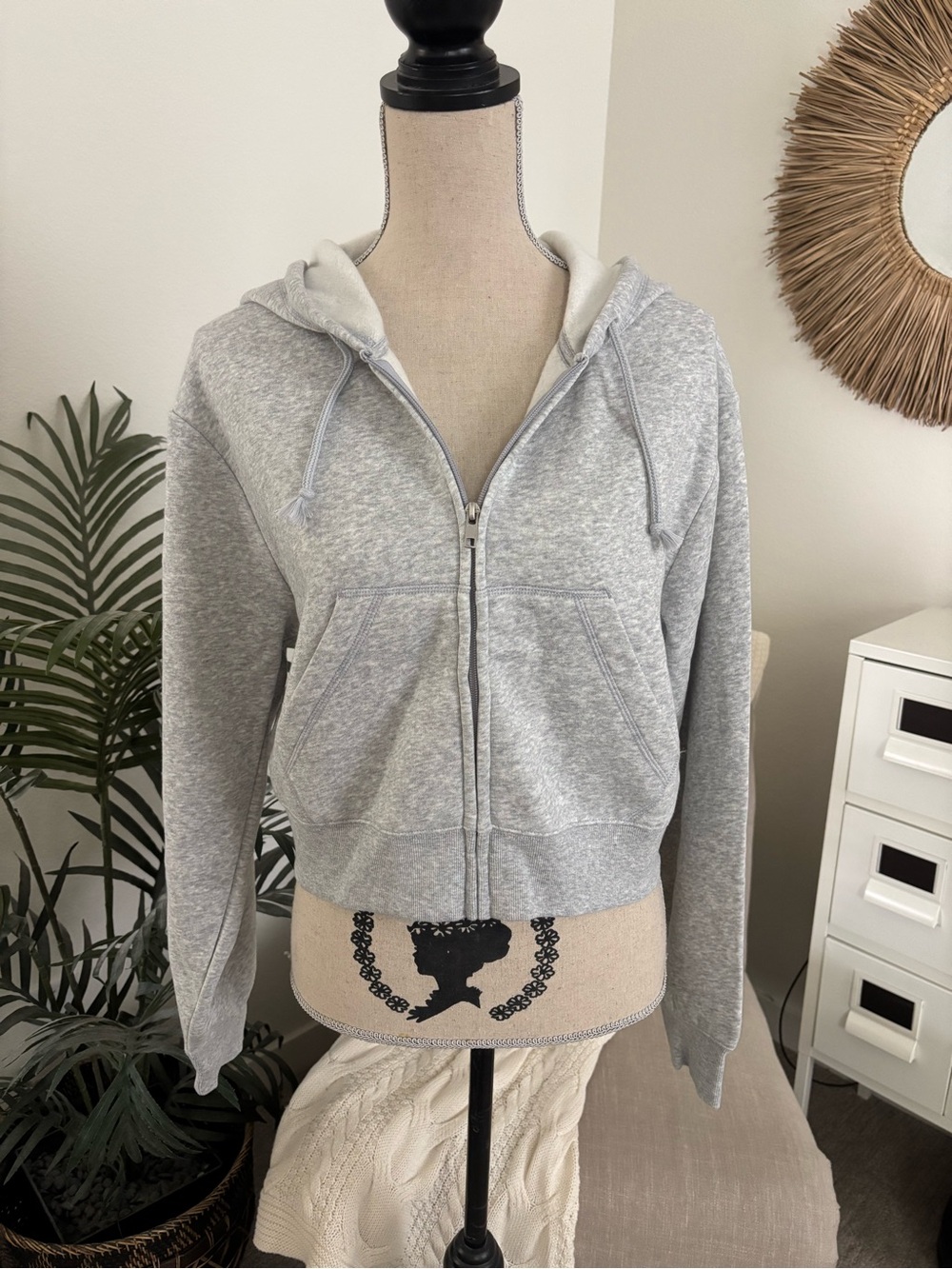 NWT No Boundaries Light Gray Cropped Zip Fleece Hoodie Sweatshirt Medium 8/10